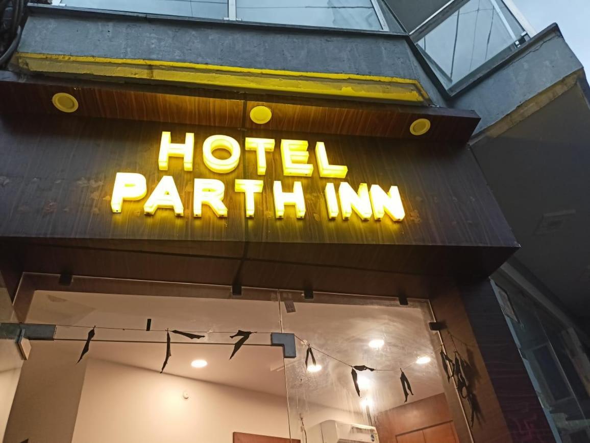 Hotel Parth Inn Рішикеш Екстер'єр фото