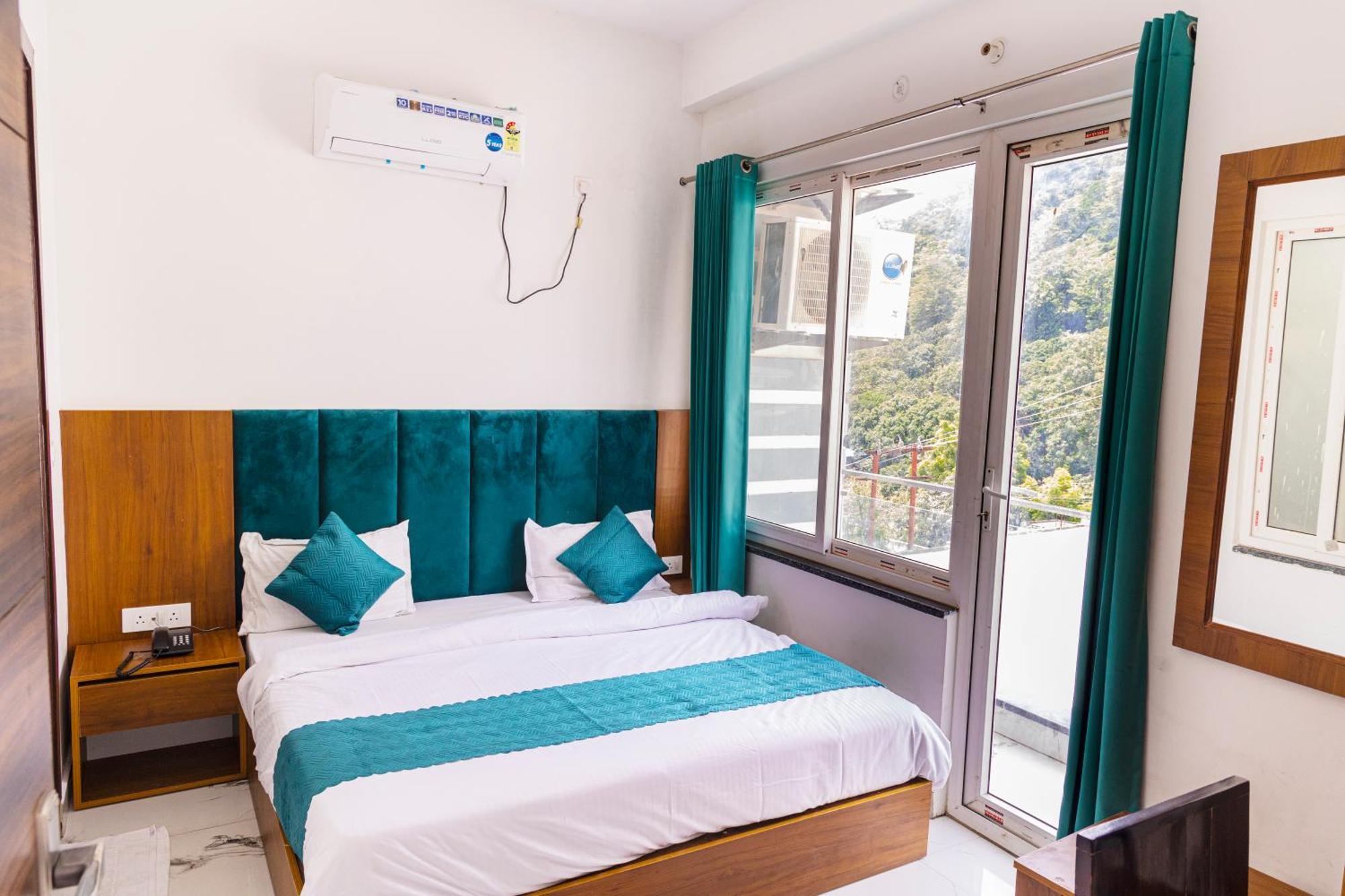 Hotel Parth Inn Рішикеш Екстер'єр фото