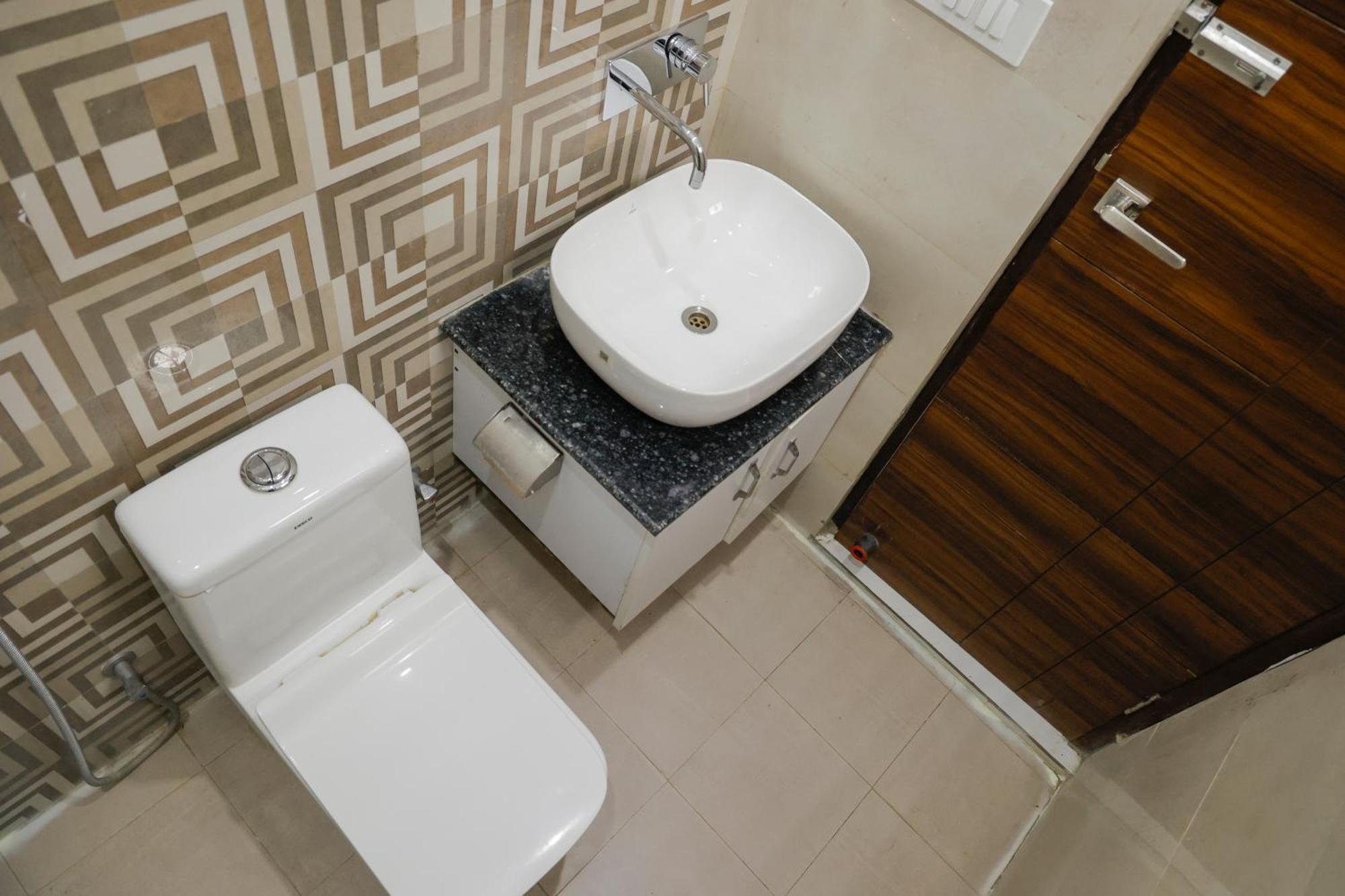 Hotel Parth Inn Рішикеш Екстер'єр фото