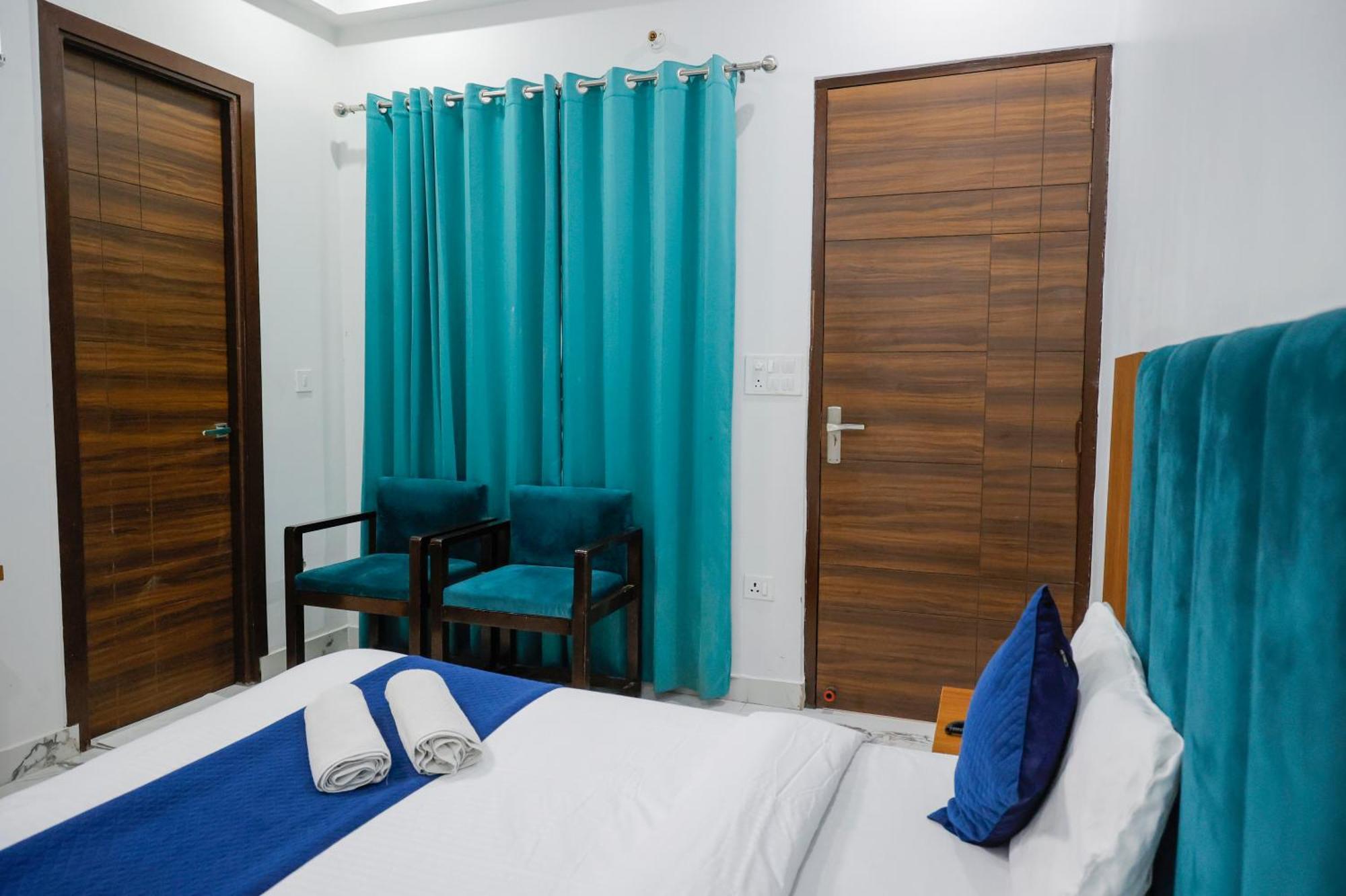 Hotel Parth Inn Рішикеш Екстер'єр фото