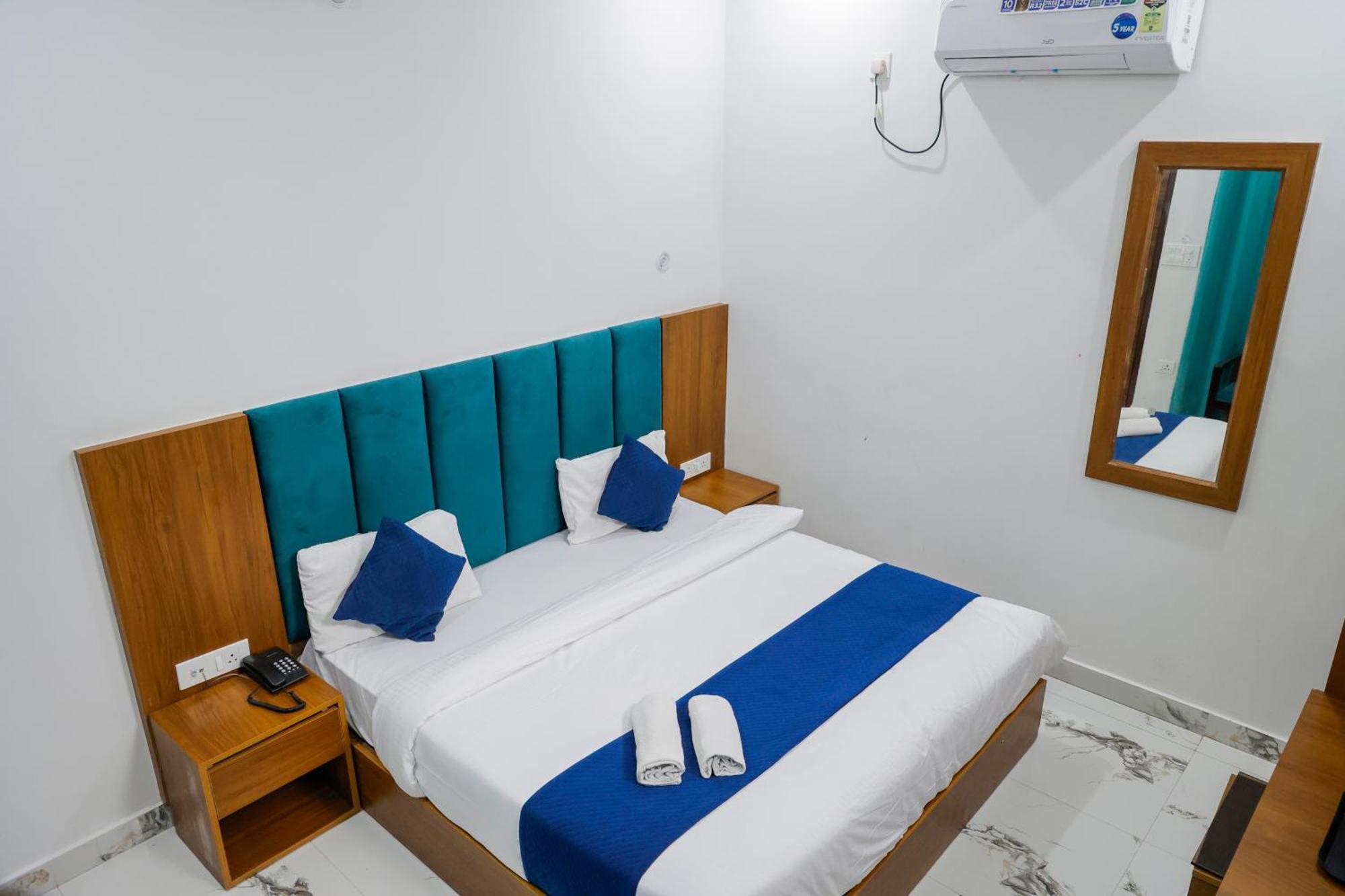 Hotel Parth Inn Рішикеш Екстер'єр фото