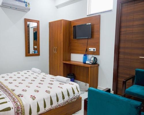 Hotel Parth Inn Рішикеш Екстер'єр фото